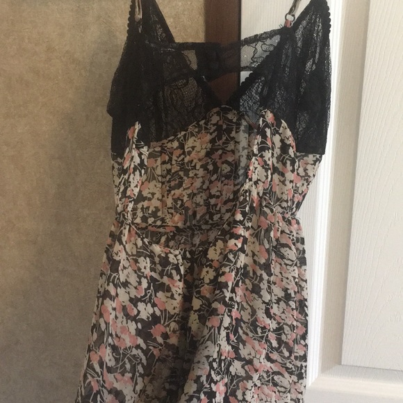 Dress - Picture 3 of 4